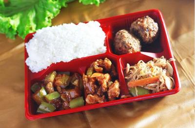 藍(lán)白快餐 城市配送服務(wù)的幕后英雄